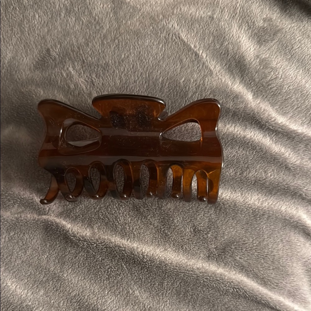 Brown Hair Claw Clip